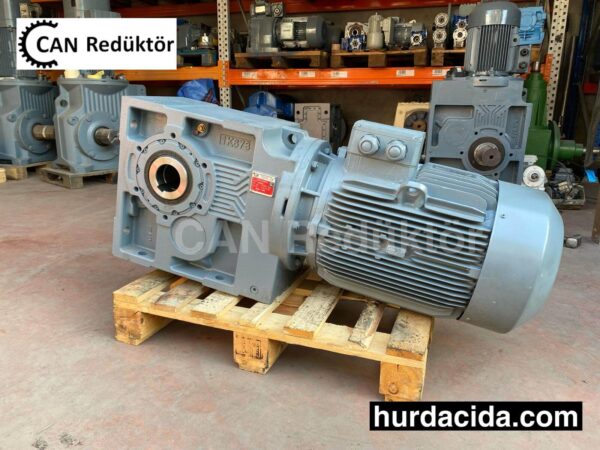 SIFIR 25 HP Yılmaz Redüktör KR 673